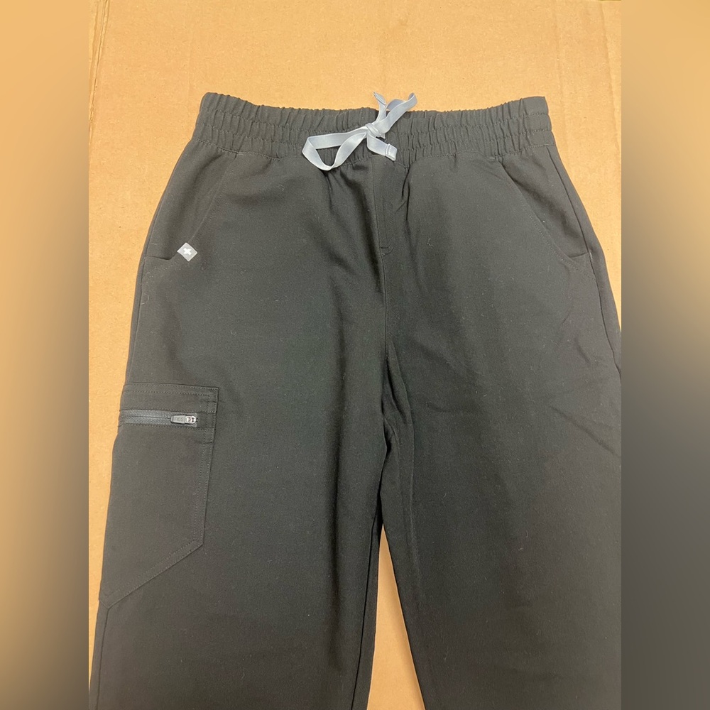 FIGS Technical Collection Scrub Pants - Black - Picture 5 of 8